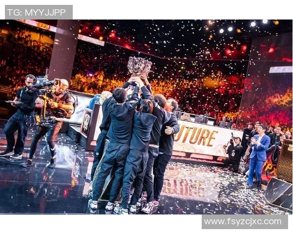 职业联赛特别报道：FPX从低谷崛起的传奇逆袭之路